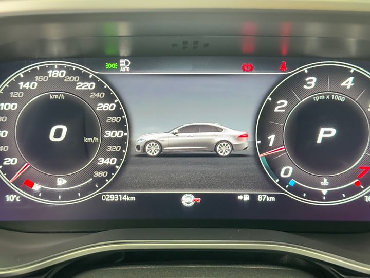 Фото 15 - Jaguar XF L