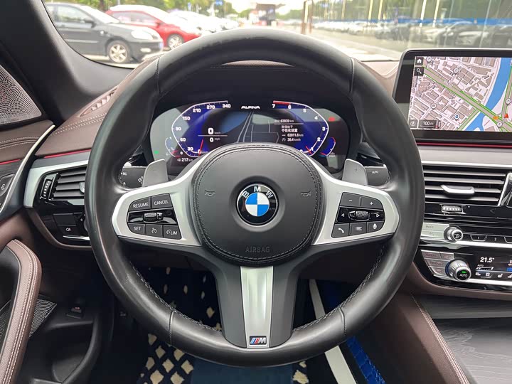 Фото 13 - BMW 5 Series