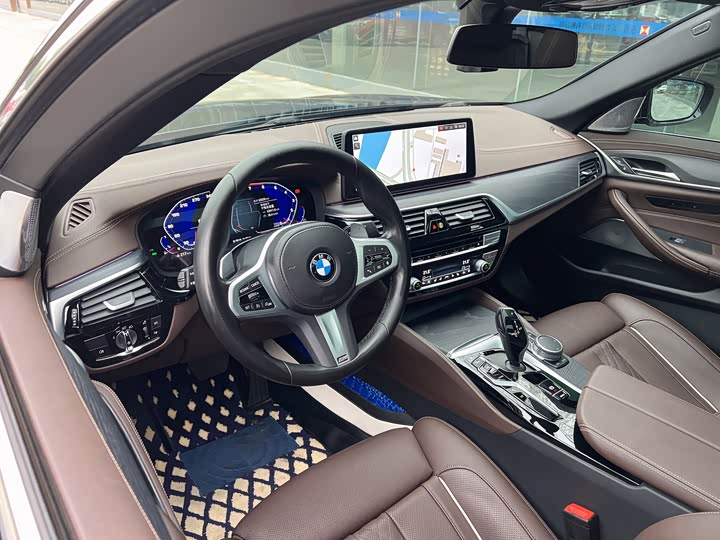 Фото 14 - BMW 5 Series