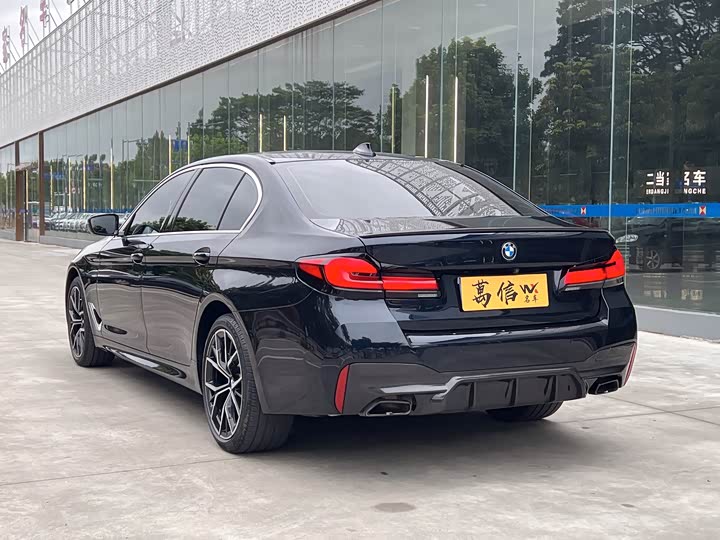 Фото 19 - BMW 5 Series