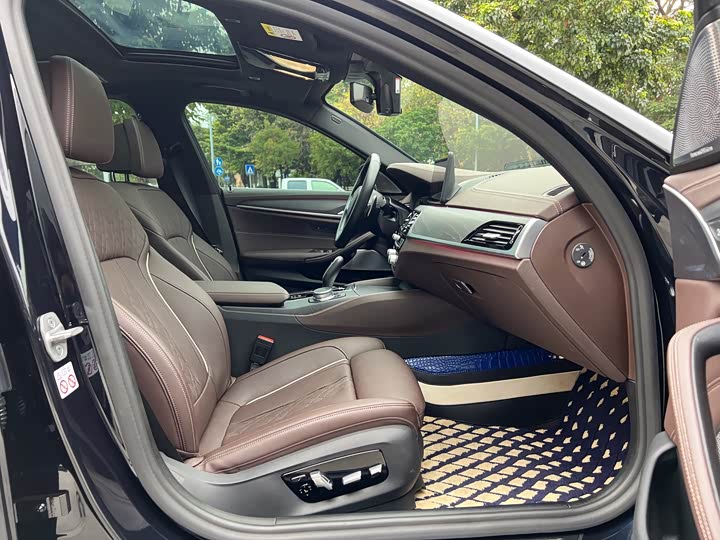 Фото 9 - BMW 5 Series