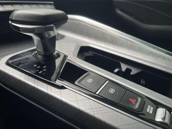 Фото 24 - Geely Preface