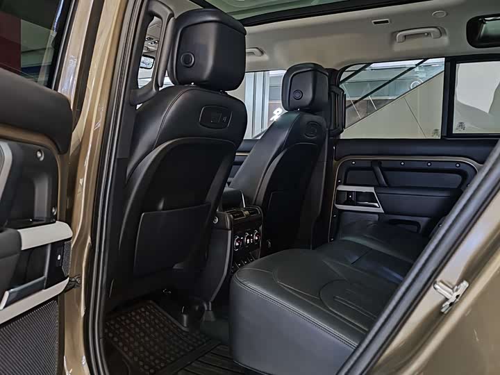 Фото 8 - Land Rover Defender