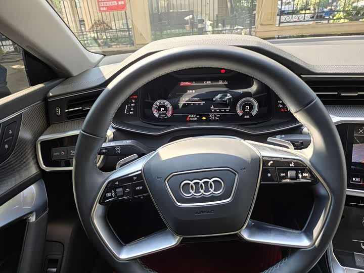 Фото 11 - Audi A7L