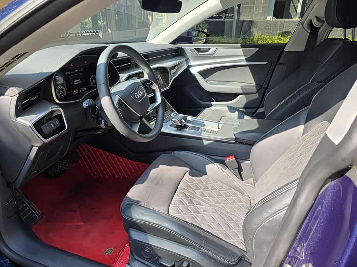 Фото 5 - Audi A7L