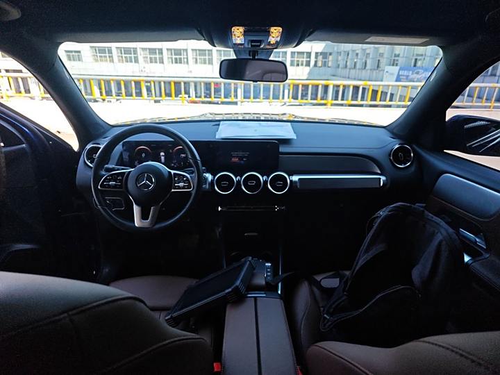 Фото 10 - Mercedes-Benz GLB-Class