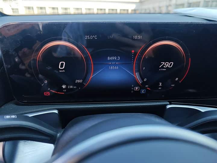 Фото 12 - Mercedes-Benz GLB-Class