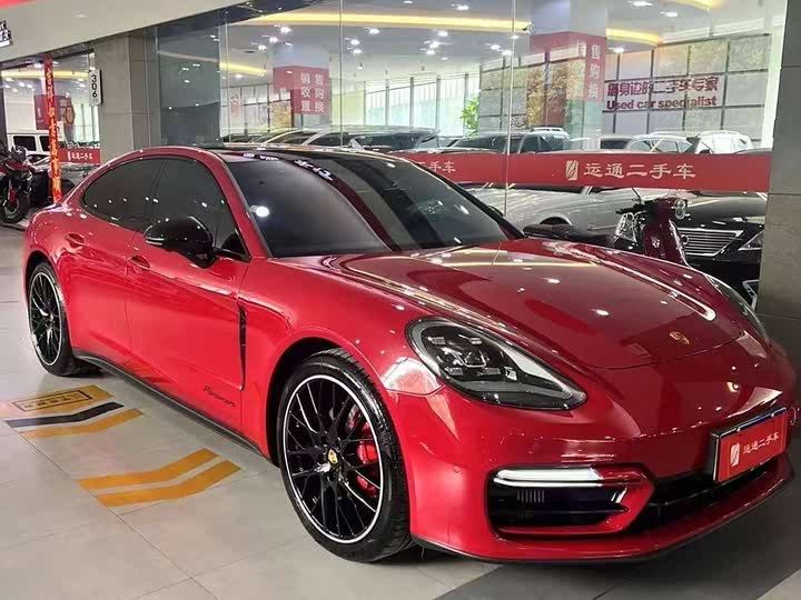 Фото 2 - Porsche Panamera