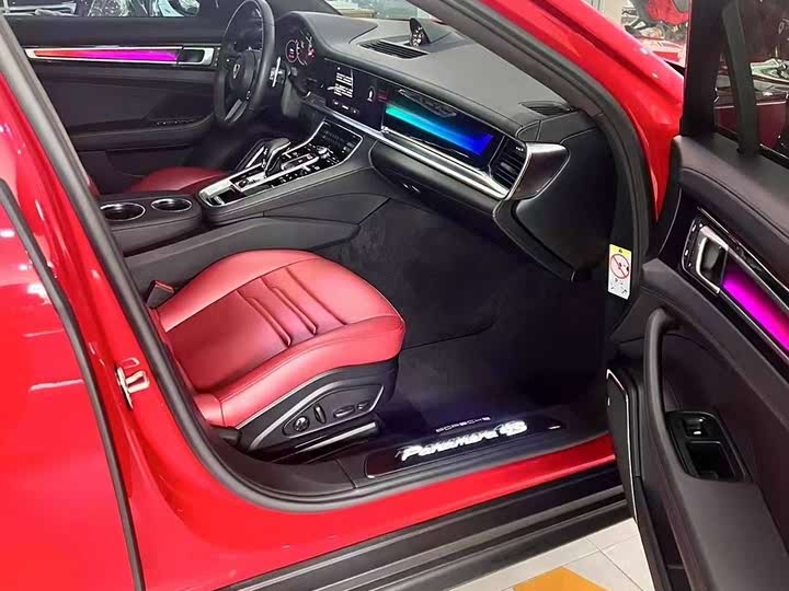 Фото 8 - Porsche Panamera