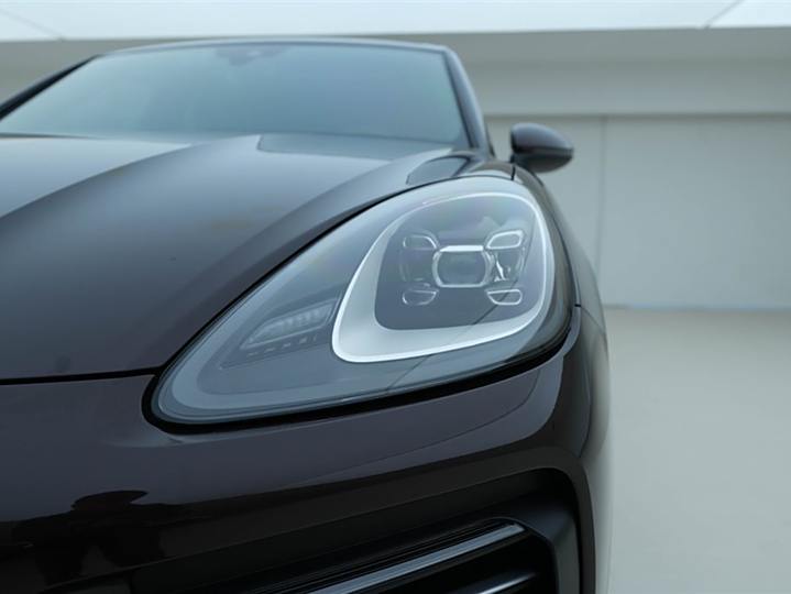 Фото 10 - Porsche Cayenne