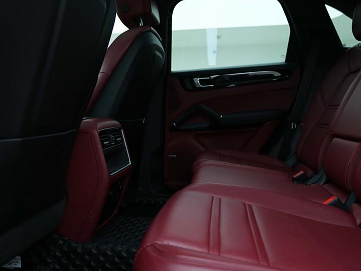 Фото 23 - Porsche Cayenne
