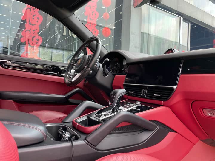 Фото 8 - Porsche Cayenne