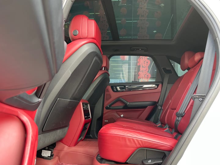 Фото 9 - Porsche Cayenne