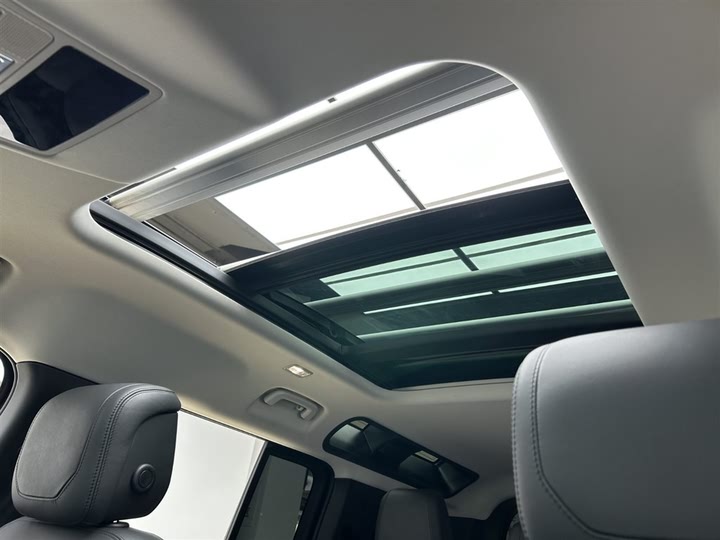 Фото 13 - Land Rover Defender