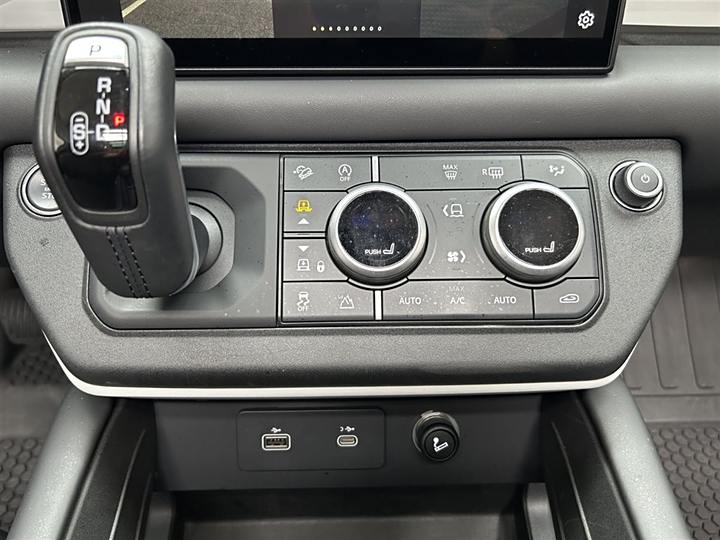 Фото 17 - Land Rover Defender