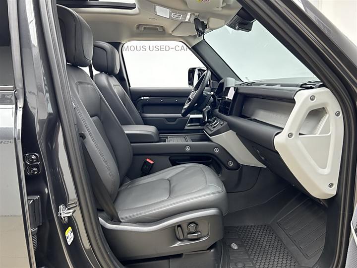 Фото 22 - Land Rover Defender