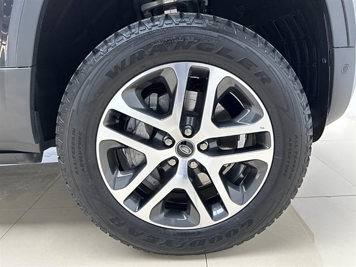 Фото 6 - Land Rover Defender