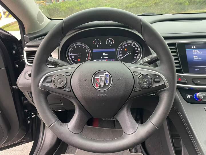 Фото 10 - Buick LaCrosse