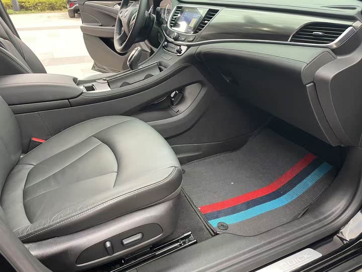 Фото 11 - Buick LaCrosse