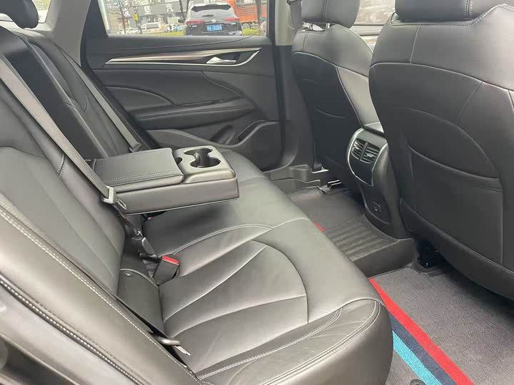 Фото 17 - Buick LaCrosse