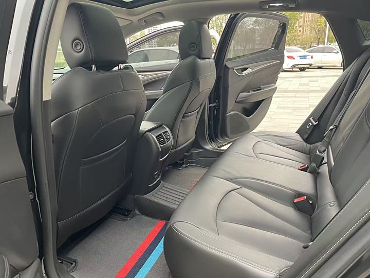 Фото 18 - Buick LaCrosse