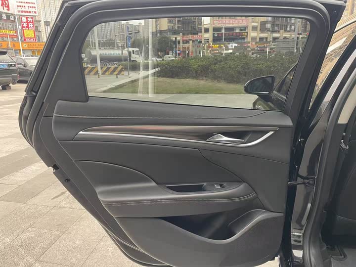 Фото 19 - Buick LaCrosse