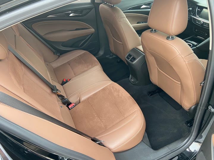 Фото 9 - Buick Regal