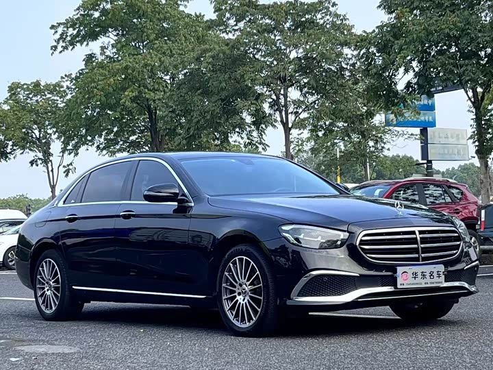 Фото 3 - Mercedes-Benz E-Class