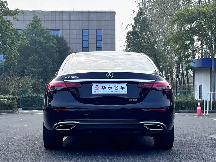 Фото 4 - Mercedes-Benz E-Class