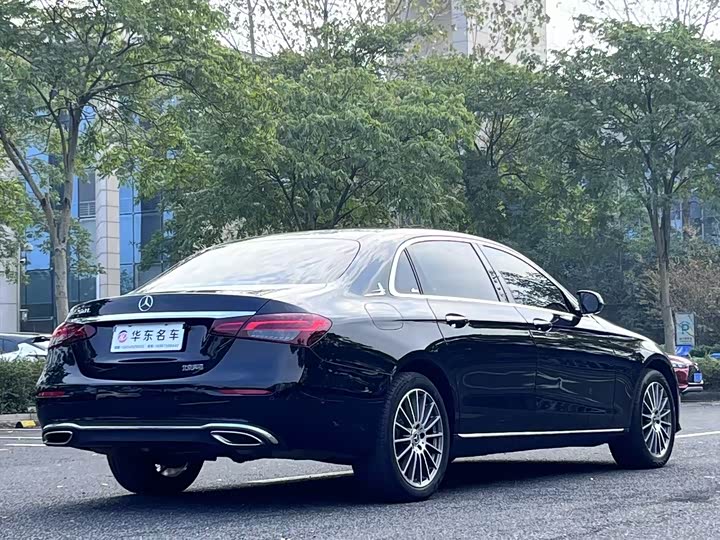 Фото 5 - Mercedes-Benz E-Class