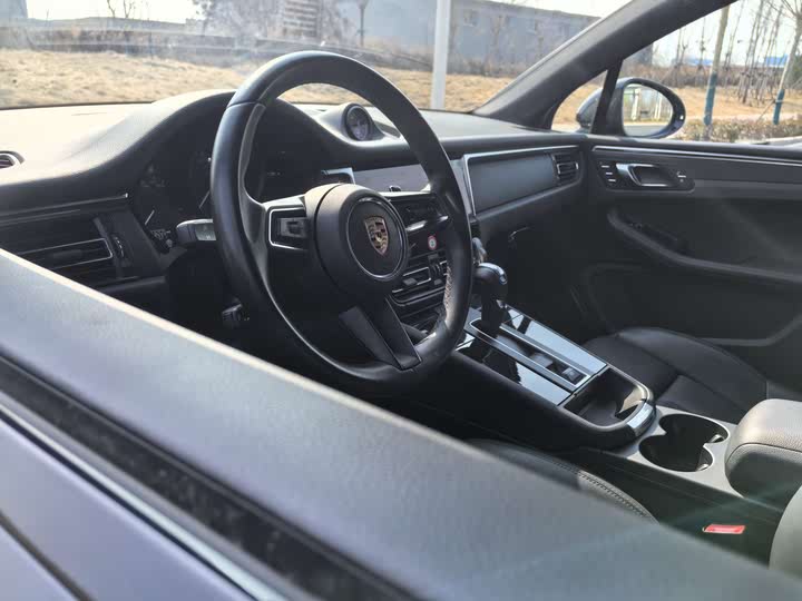 Фото 16 - Porsche Macan