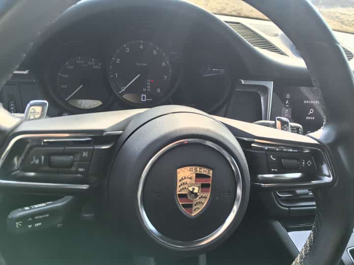 Фото 17 - Porsche Macan