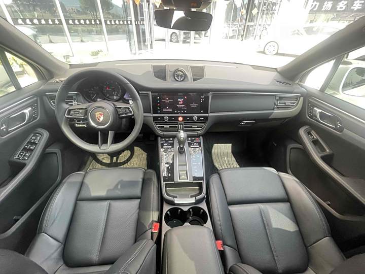 Фото 12 - Porsche Macan