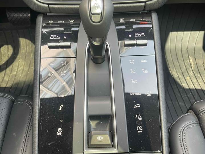 Фото 14 - Porsche Macan