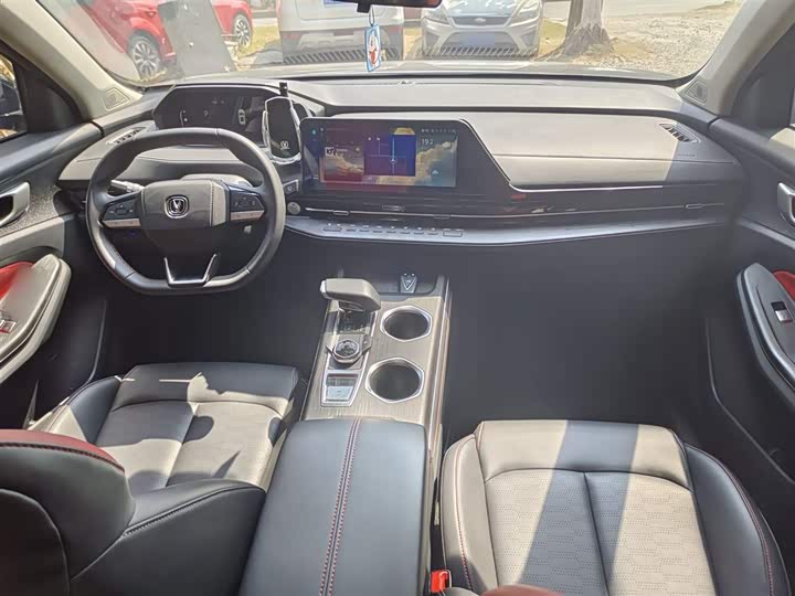 Фото 16 - Changan CS55 Plus