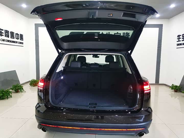 Фото 15 - Volkswagen Touareg