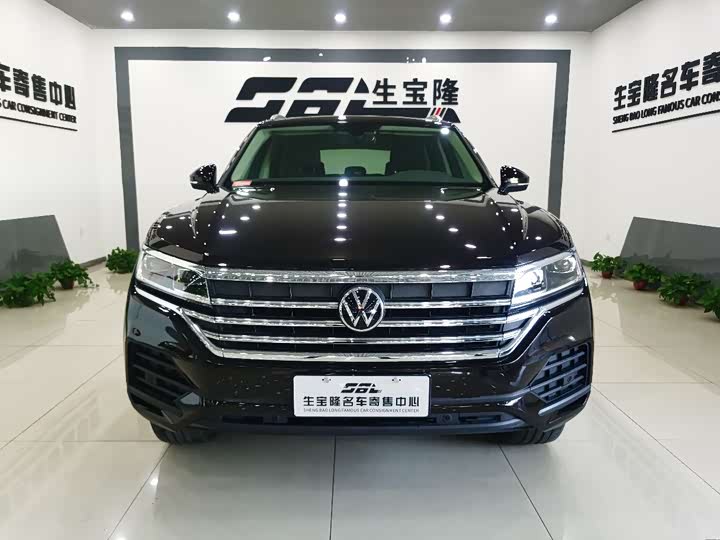 Фото 2 - Volkswagen Touareg