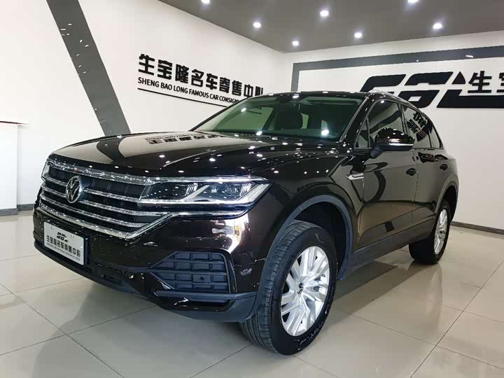 Фото 3 - Volkswagen Touareg