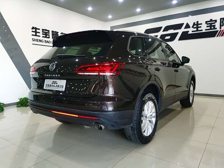 Фото 6 - Volkswagen Touareg