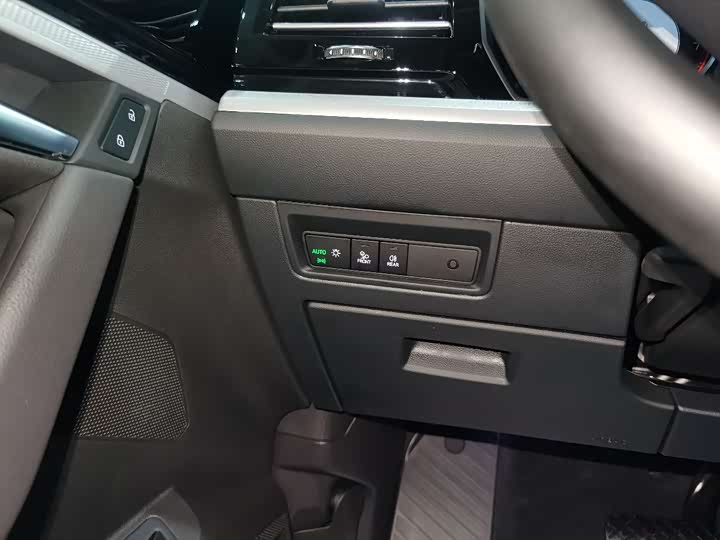 Фото 9 - Volkswagen Touareg