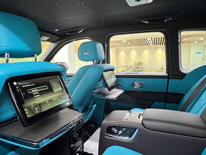 Фото 10 - Rolls-Royce Cullinan