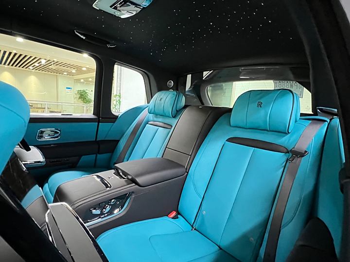 Фото 11 - Rolls-Royce Cullinan