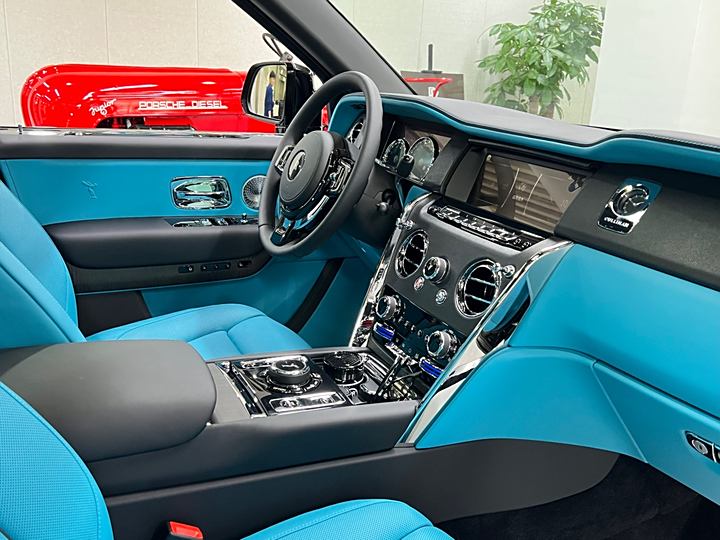 Фото 13 - Rolls-Royce Cullinan