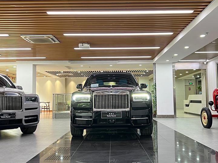 Фото 2 - Rolls-Royce Cullinan