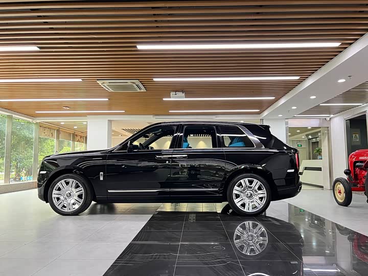 Фото 5 - Rolls-Royce Cullinan