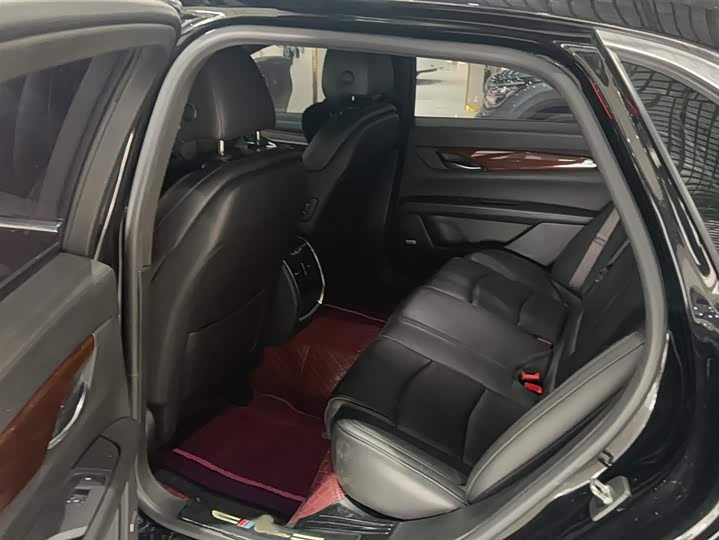 Фото 8 - Cadillac CT6