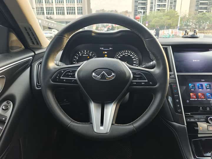 Фото 12 - Infiniti Q50L