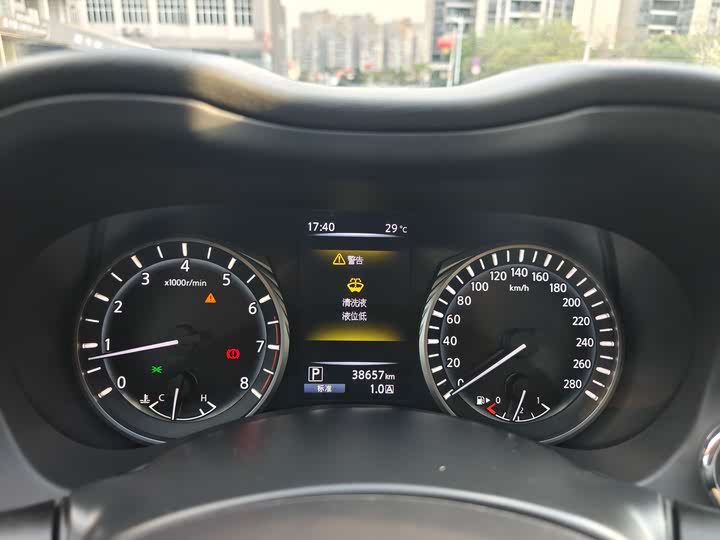 Фото 16 - Infiniti Q50L