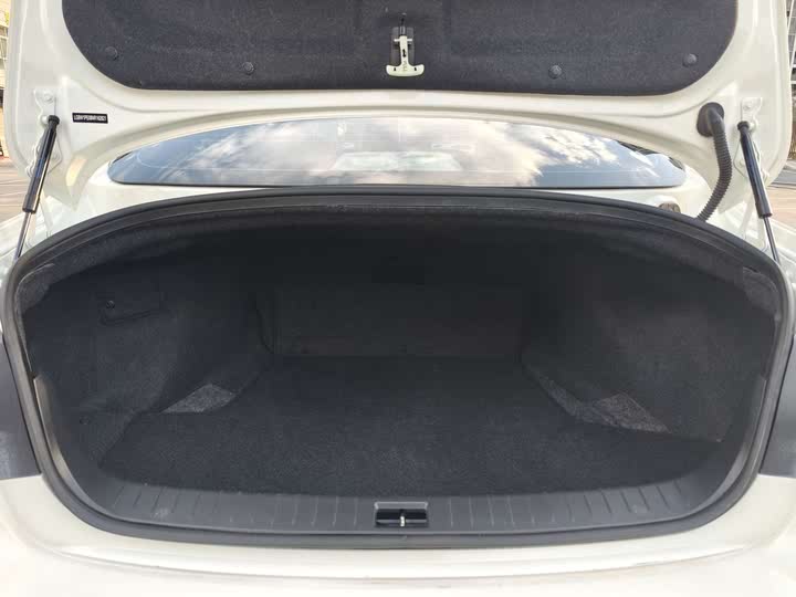 Фото 18 - Infiniti Q50L