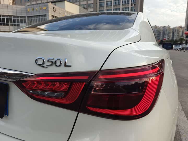 Фото 20 - Infiniti Q50L